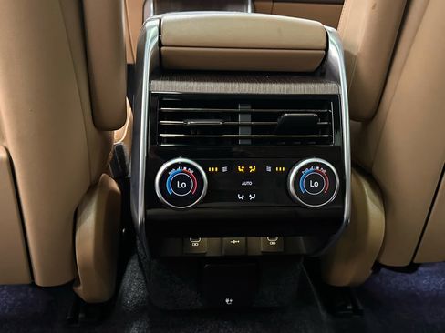 Used 2024 Land Rover Range Rover SE AWD/4WD image 39