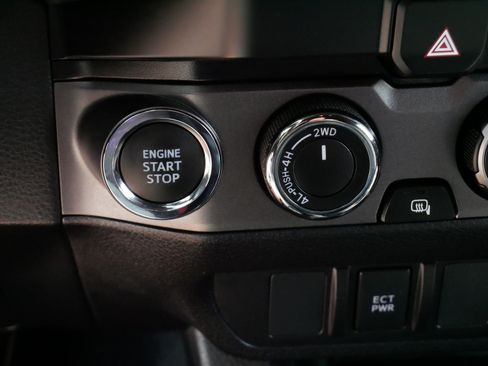Used 2023 Toyota Tacoma TRD Off-Road AWD/4WD image 30