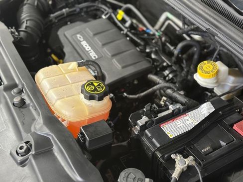 Used 2020 Chevrolet Trax LT FWD image 31