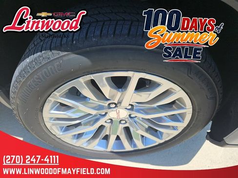 Used 2025 GMC Sierra 1500 Denali w/ Technology Package AWD/4WD image 9