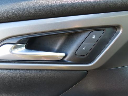 Used 2024 Chevrolet Traverse LS image 12