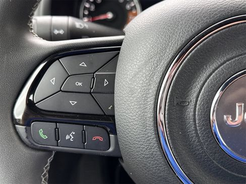 Used 2021 Jeep Renegade Latitude image 20