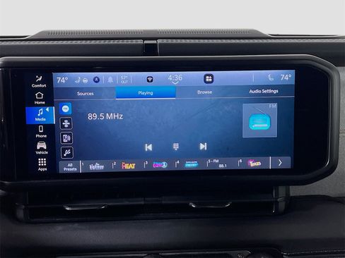 Used 2024 Jeep Wrangler Unlimited Sahara image 16