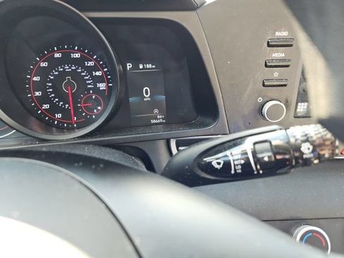 Used 2021 Hyundai Elantra SE FWD image 11