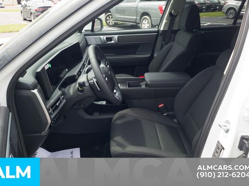 Used 2026 Hyundai Santa Fe SE FWD image 17