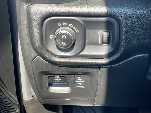 Used 2022 RAM 1500 Big Horn AWD/4WD image 29