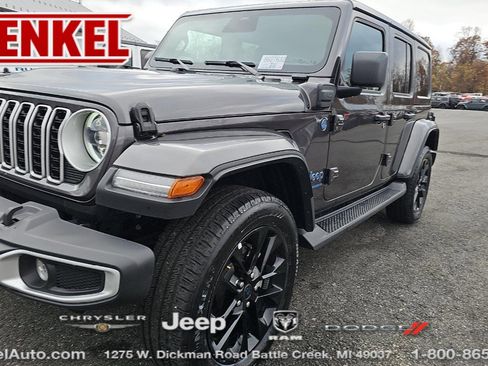 Used 2025 Jeep Wrangler Unlimited Sahara image 1