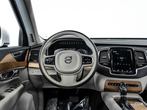 Used 2022 Volvo XC90 T6 Momentum w/ Advanced Package image 14