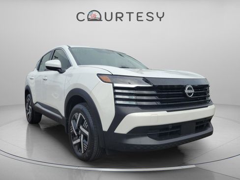 Certified 2025 Nissan Kicks SV image 7