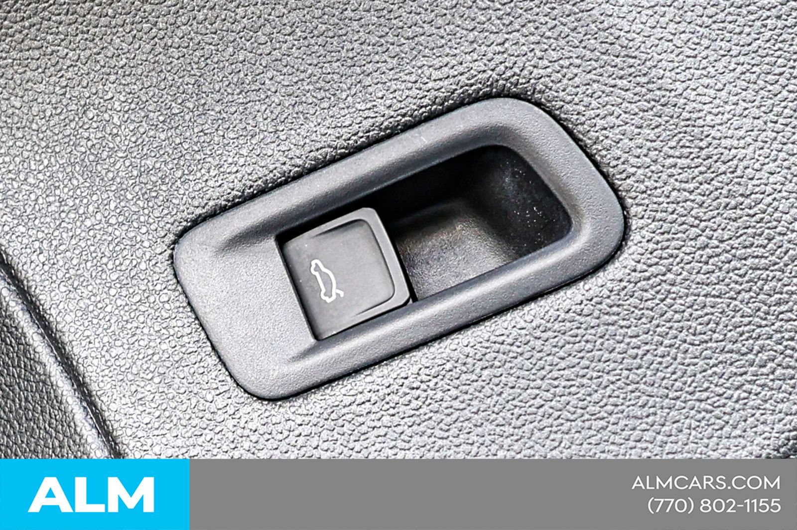 Used 2025 Volkswagen Atlas SE FWD image 39