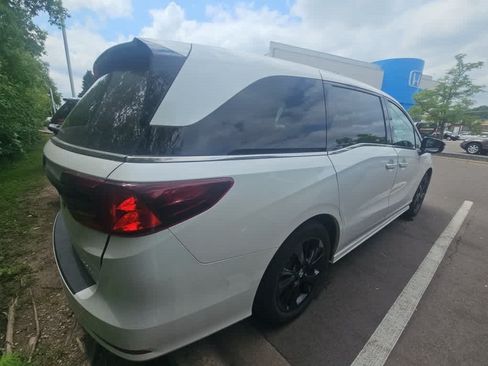 Used 2024 Honda Odyssey Sport image 4