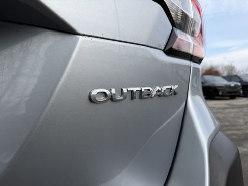 Used 2023 Subaru Outback Limited image 7