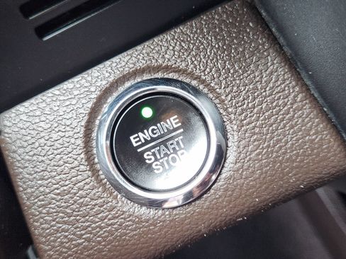 Used 2015 Ford F150 King Ranch w/ Equipment Group 601A Luxury AWD/4WD image 24