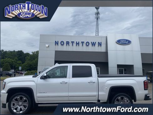 Used 2017 GMC Sierra 1500 Denali w/ Denali Ultimate Package AWD/4WD image 1