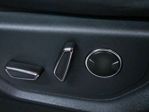 Used 2022 Ford Expedition Max Limited image 18