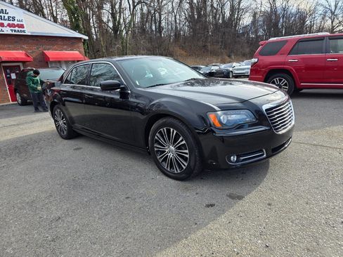 Used 2014 Chrysler 300 S image 3