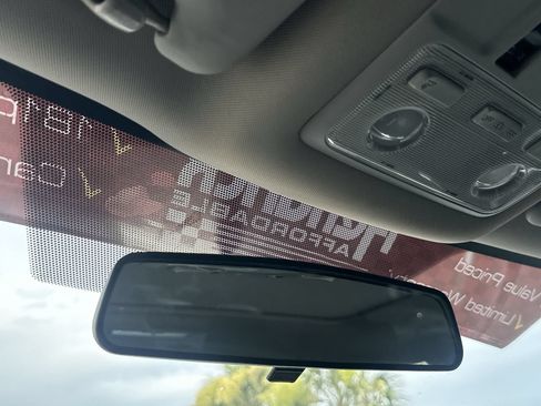 Used 2016 Toyota Corolla S FWD image 29