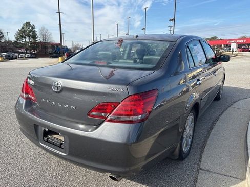 Used 2010 Toyota Avalon Limited image 8