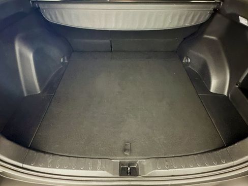 Used 2020 Toyota RAV4 XLE w/ Convenience Package FWD image 31