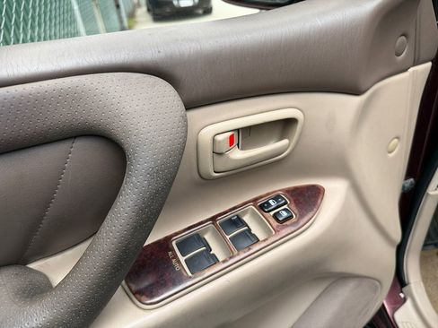 Used 2001 Toyota Land Cruiser AWD/4WD image 16