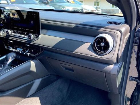 Used 2024 Chevrolet Colorado LT w/ LT Convenience Package AWD/4WD image 21