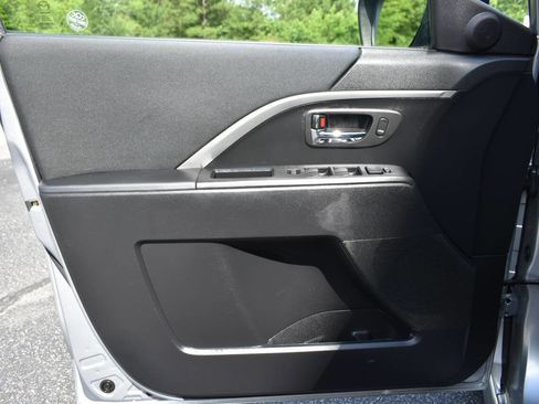 Used 2013 MAZDA MAZDA5 Grand Touring FWD image 18