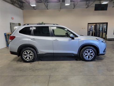 Certified 2023 Subaru Forester Premium image 5