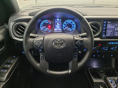 Used 2021 Toyota Tacoma TRD Off-Road w/ Technology Package AWD/4WD image 22