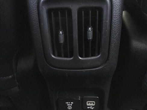Used 2019 Jeep Compass Altitude image 32