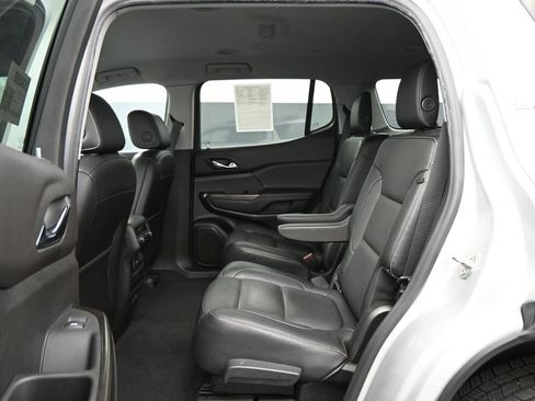 Used 2019 GMC Acadia SLT FWD image 17
