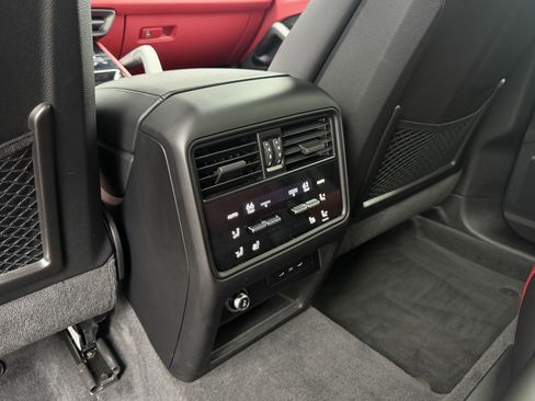 Certified 2025 Porsche Cayenne GTS AWD/4WD image 4
