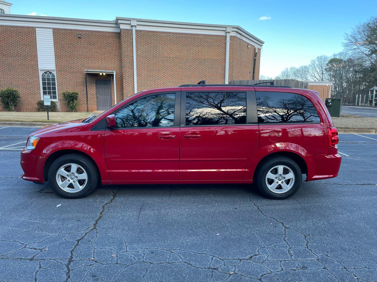 Used 2012 Dodge Grand Caravan SXT FWD image 6