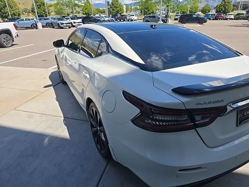 Used 2019 Nissan Maxima SR w/ Premium Package FWD image 4