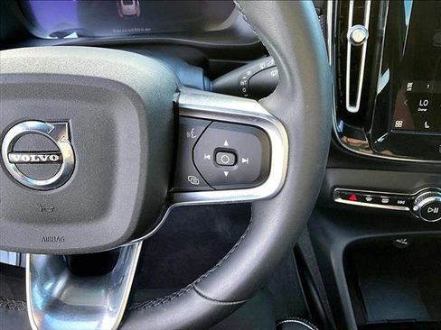 Used 2022 Volvo XC40 P8 Recharge Plus image 19