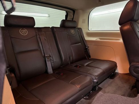 Used 2013 Cadillac Escalade Platinum image 28