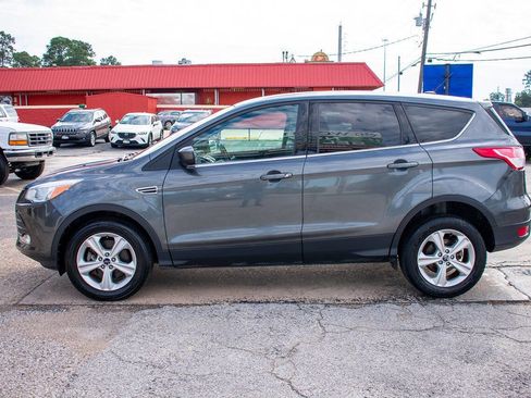 Used 2016 Ford Escape SE image 3