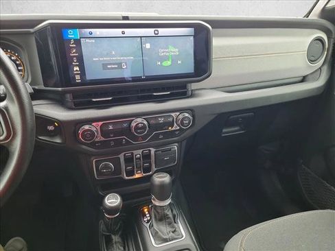 Used 2025 Jeep Gladiator Sport image 21