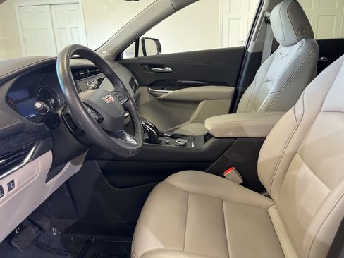 Used 2023 Cadillac XT4 Premium Luxury image 12