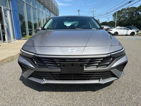 Certified 2026 Hyundai Elantra SE FWD image 8