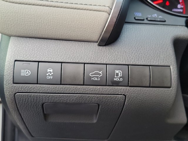 Used 2022 Toyota Camry XSE FWD image 13