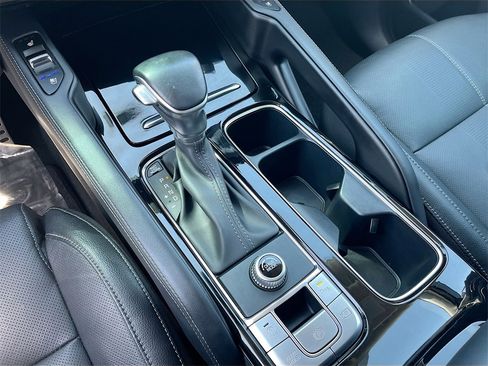 Used 2024 Kia Telluride SX w/ Towing Package image 17