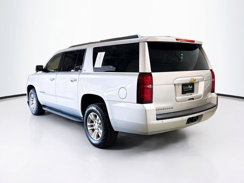 Used 2019 Chevrolet Suburban LT image 5