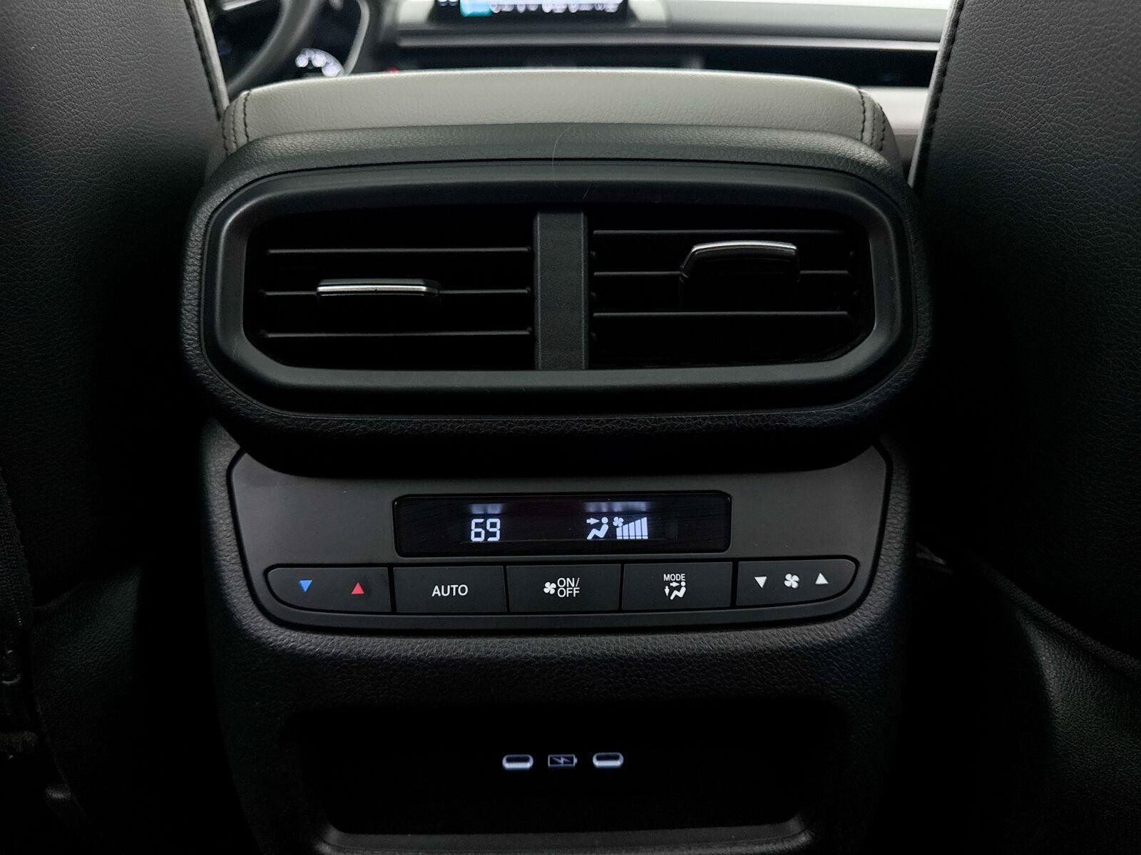 Used 2024 Honda Pilot Touring image 33