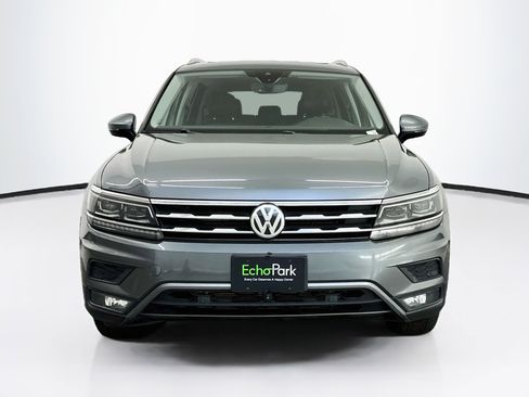 Used 2018 Volkswagen Tiguan SEL Premium w/ 3rd Row Seat Package AWD/4WD image 2