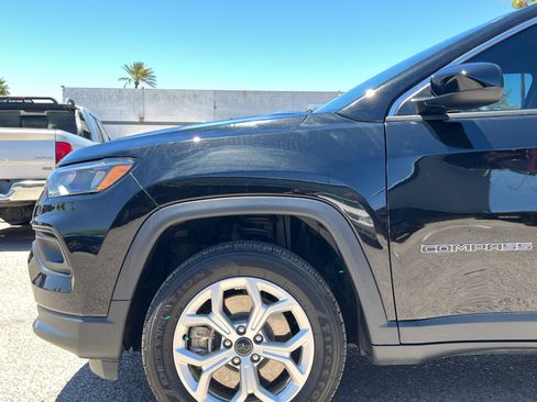 Certified 2025 Jeep Compass Latitude AWD/4WD image 10