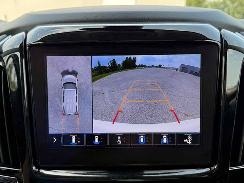 Used 2020 Chevrolet Traverse Premier AWD/4WD image 22