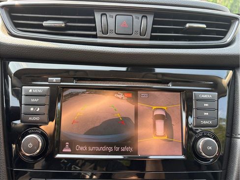 Used 2020 Nissan Rogue SV w/ Premium Package FWD image 30