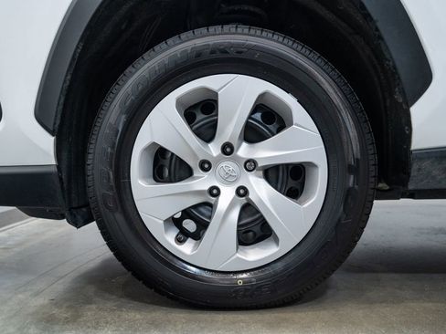 Used 2024 Toyota RAV4 LE AWD/4WD image 11