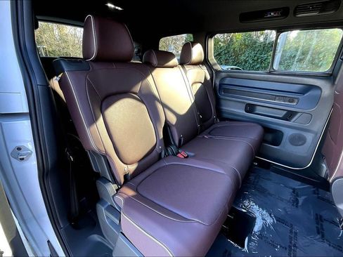 Certified 2025 Volkswagen ID. Buzz Pro S image 20