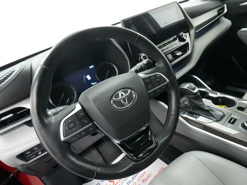 Used 2020 Toyota Highlander Limited AWD/4WD image 13